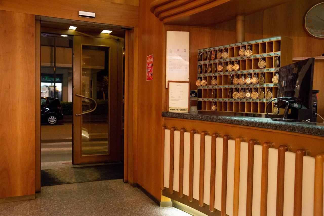 Boario Terme Albergo Milano מראה חיצוני תמונה
