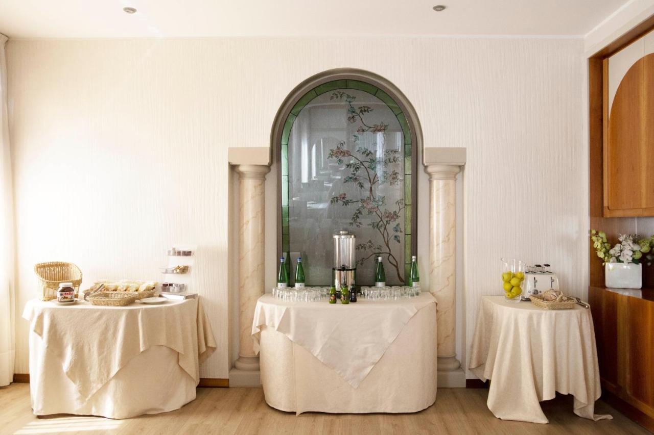 Boario Terme Albergo Milano מראה חיצוני תמונה