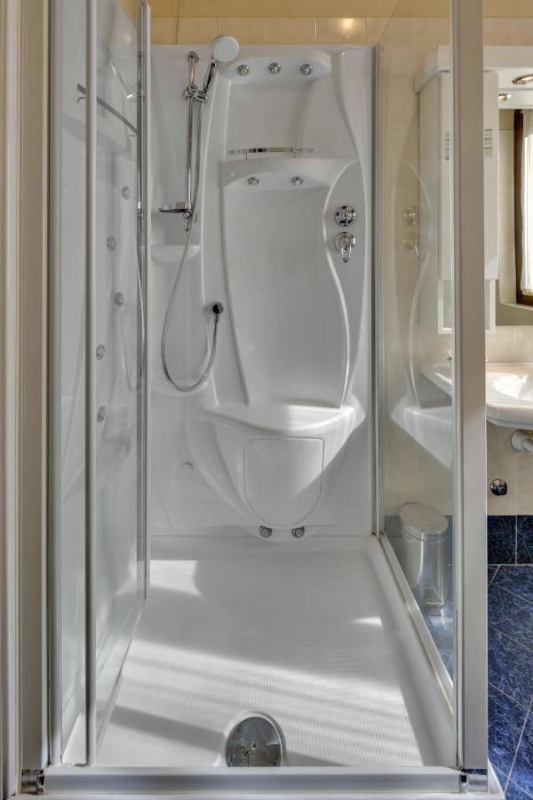Boario Terme Albergo Milano מראה חיצוני תמונה